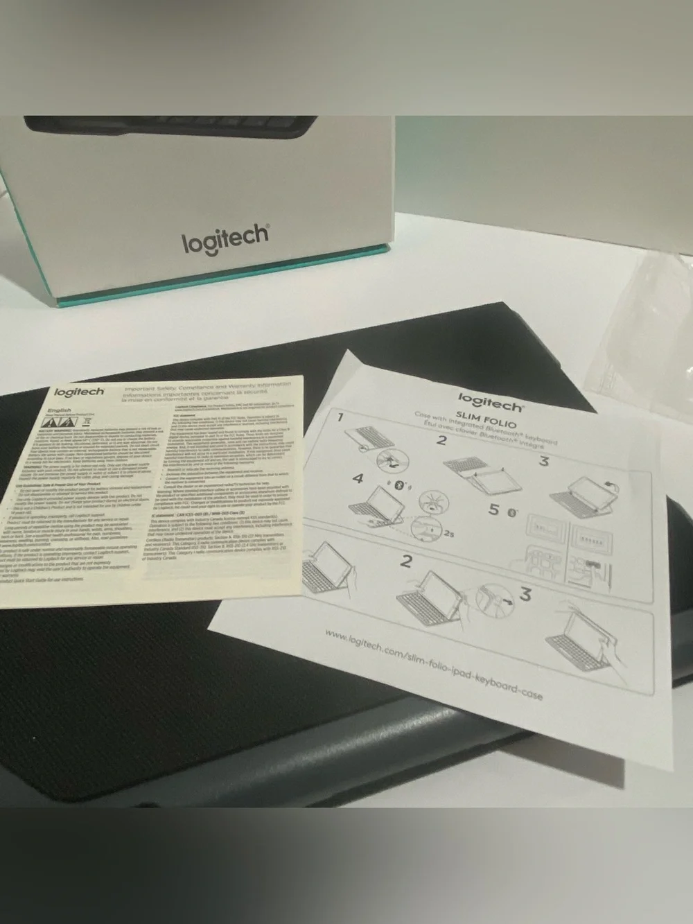 Logitech Slim Folio Keyboard Case for iPad 5th Gen 2017 Black #920-008617